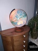 Mooie grote  wereldbol  met verlichting, Huis en Inrichting, Ophalen of Verzenden, Zo goed als nieuw