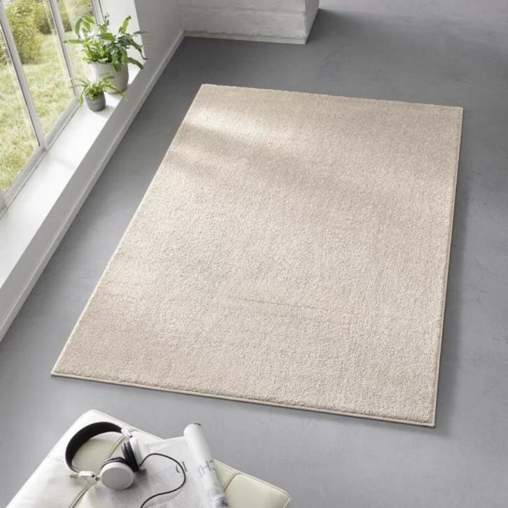 Effen vloerkleed – crème 280x380 nieuw, Huis en Inrichting, Stoffering | Tapijten en Kleden, Nieuw, 200 cm of meer, 200 cm of meer