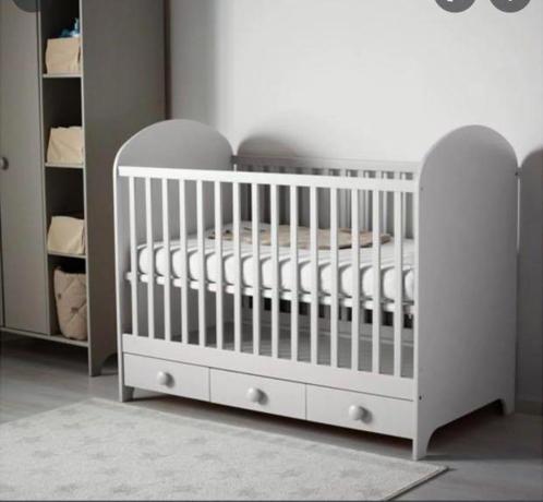 Verstelbaar kinderbedje inclusief matras, Kinderen en Baby's, Babywiegjes en Ledikanten, Gebruikt, Ledikant, Verzenden