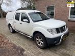 Nissan Navara 2.5 dCi XE Double Cab 5-persoons grijs kenteke, Auto's, Euro 5, Gebruikt, 4 cilinders, Vierwielaandrijving