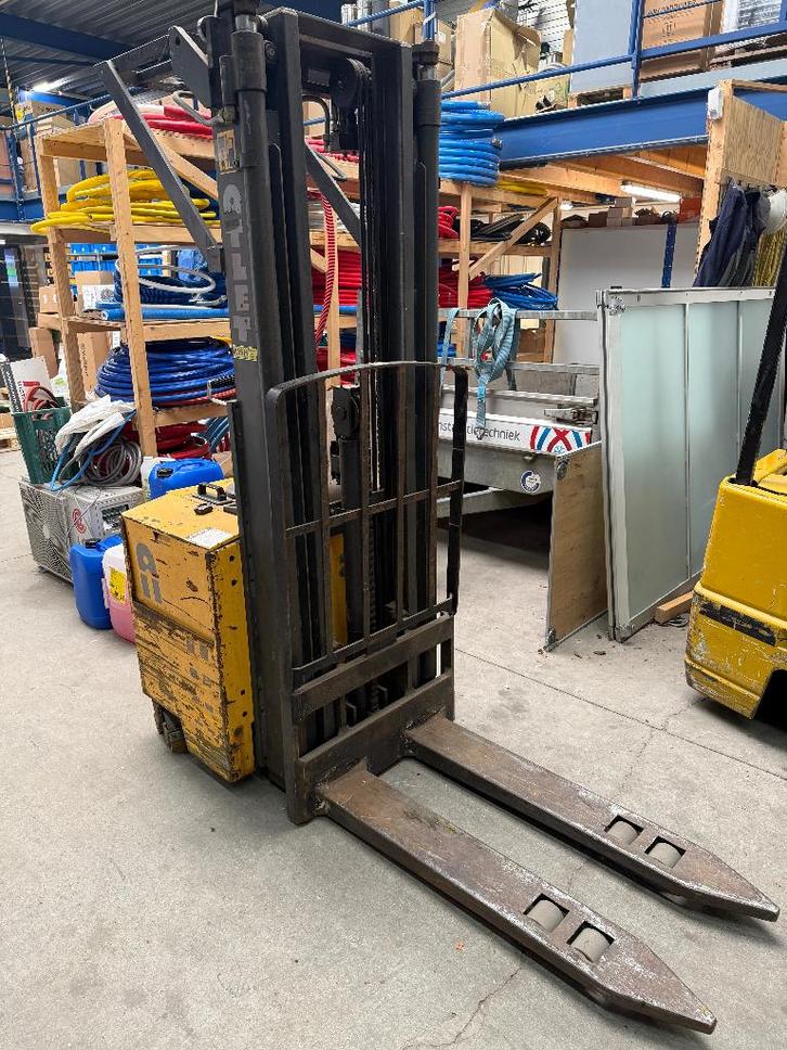 Stapelaar Atlet / elektrische heftruck, Doe-het-zelf en Verbouw, Gereedschap | Overige machines, Gebruikt, Ophalen