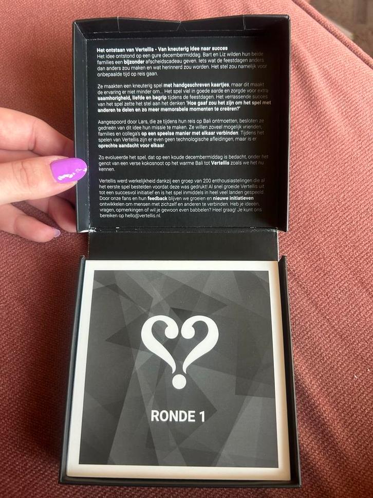 Vertellis - feestdagen editie, Hobby en Vrije tijd, Gezelschapsspellen | Bordspellen, Zo goed als nieuw, Een of twee spelers, Drie of vier spelers