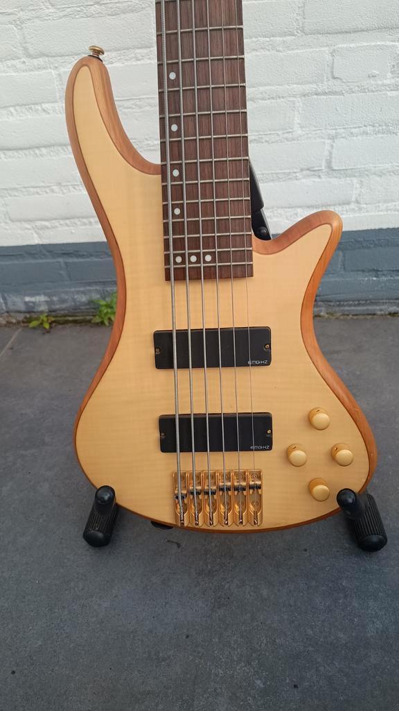 Schecter Diamond Stiletto 6-snarige basgitaar, Muziek en Instrumenten, Snaarinstrumenten | Gitaren | Bas, Ophalen of Verzenden