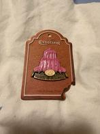 Efteling hans & grietje pin 70 jaar, Ophalen of Verzenden, Zo goed als nieuw, Button of Speldje