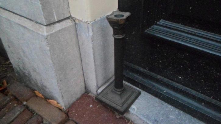Kandelaar brons 26 cm. hoog tafelkandelaar metaal vierkant, Huis en Inrichting, Woonaccessoires | Kandelaars en Kaarsen, Gebruikt