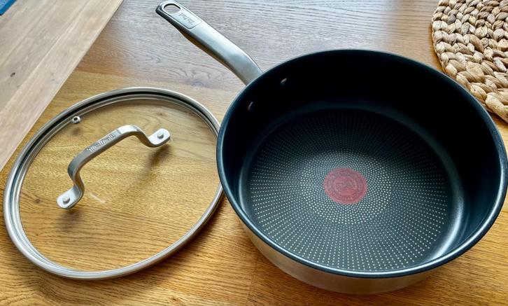 TEFAL Hapjespan (24cm), Huis en Inrichting, Keuken | Potten en Pannen, Zo goed als nieuw, Kookpan of Snelkookpan, Rvs, Inductieplaat