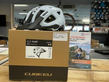 Cube fleet helm  beschikbaar voor biedingen