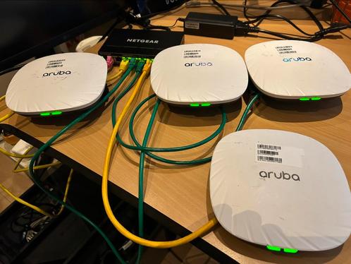 Set Aruba AP 505 RW met Switch, Computers en Software, Accesspoints, Zo goed als nieuw, Ophalen of Verzenden