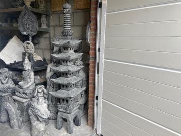 Pagode Hoogte 180 cm beschikbaar voor biedingen