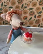 Taartjes met stolp voor het poppenhuis, Ophalen of Verzenden, Nieuw, Decoratie