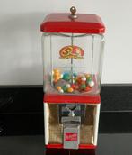 Vintage rode metalen 5 cent kauwgomballenautomaat.Morris.NW, Ophalen