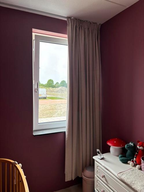 Verduisterend Gordijn licht rose, Huis en Inrichting, Stoffering | Gordijnen en Lamellen, Zo goed als nieuw, 200 cm of meer, Ophalen of Verzenden
