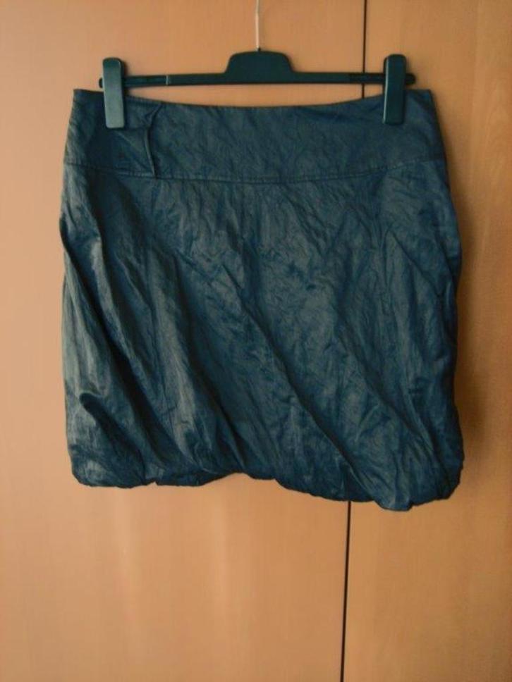 Nonchalante zwarte kreukrok SARAH PACINI maat 3 snazzeys, Kleding | Dames, Rokken, Zo goed als nieuw, Maat 42/44 (L), Zwart, Boven de knie