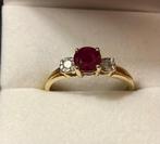 Gouden ring 14k. Gemerkt 585. Rode steen en zirkonia, Sieraden, Tassen en Uiterlijk, Ringen, Verzenden, 19 tot 20, Zo goed als nieuw