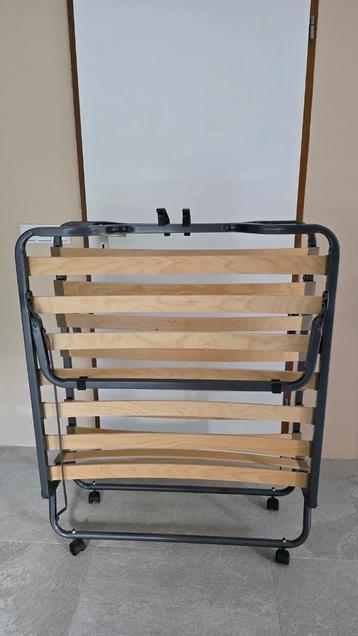 Logeerbed opklapbaar (zonder matras) beschikbaar voor biedingen