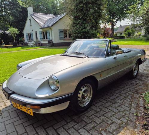 UNIEKE Alfa Romeo Spider 2.0 Grigio Metallizzato 1983, Auto's, Alfa Romeo, Particulier, Spider, Lederen bekleding, Metallic lak