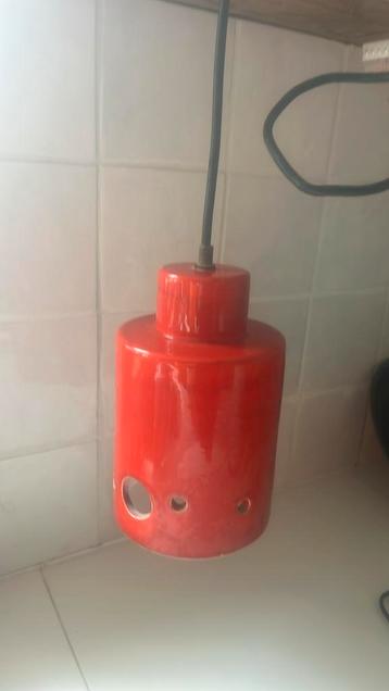 Vintage rode hanglamp beschikbaar voor biedingen