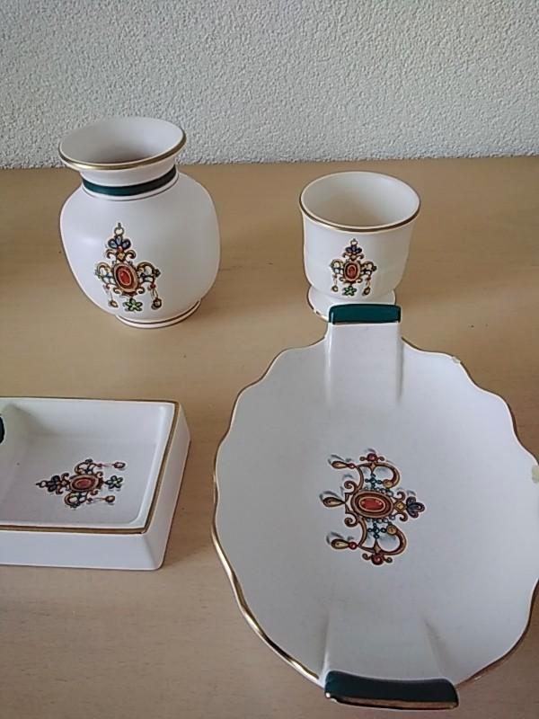 Plateel van Flora Gouda., Antiek en Kunst, Antiek | Porselein, Ophalen of Verzenden