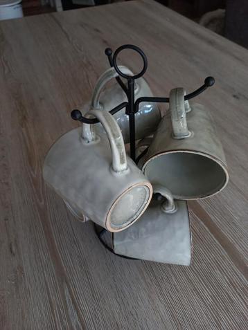 Te koop beker / mokken rek etagere excl. Bekers  beschikbaar voor biedingen
