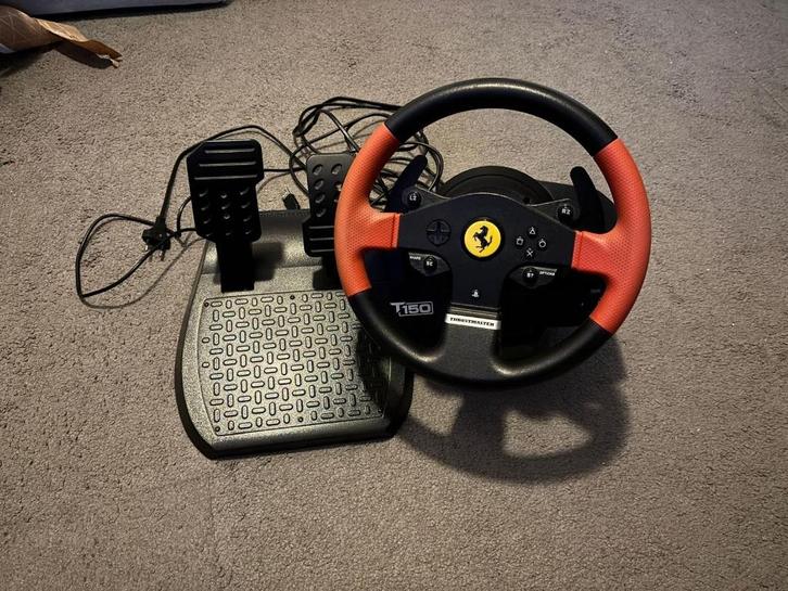 Thrustmaster T150 Ferrari playstation stuur met pedalen, Spelcomputers en Games, Spelcomputers | Sony PlayStation Consoles | Accessoires