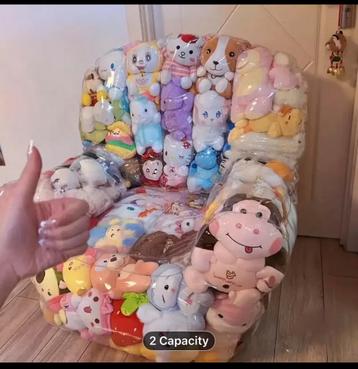 Unieke pluche stoel / zitzak gemaakt van knuffels beschikbaar voor biedingen