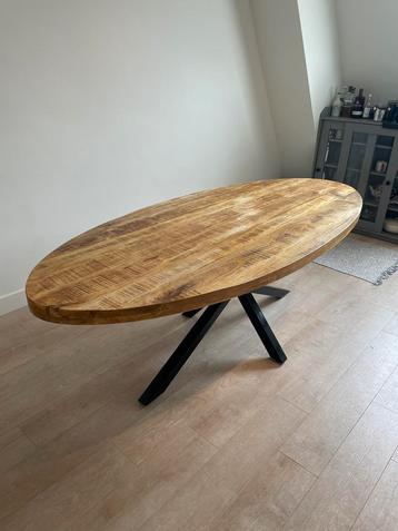 Eettafel Mangohout Ovaal | 239cm x 101cm x 77cm beschikbaar voor biedingen