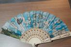 Mooie, unieke waaier met afbeeldingen, Sieraden, Tassen en Uiterlijk, 10 cm of meer, Overige materialen, Blauw, Ophalen of Verzenden