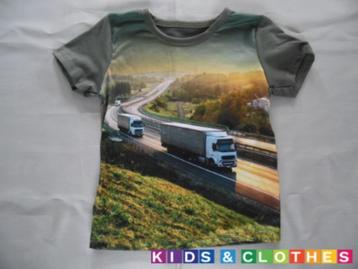 T Shirt met Vrachtwagen Print 110/116 beschikbaar voor biedingen