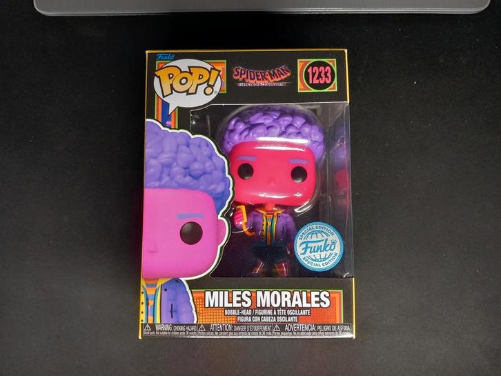 Funko Pop! Marvel Miles Morales Blacklight 1233 NM, Verzamelen, Poppetjes en Figuurtjes, Zo goed als nieuw, Verzenden