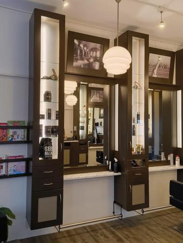 Kasten verschillende maten beschikbaar voor biedingen