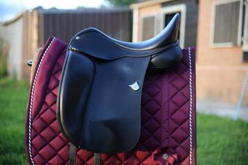 Bates Dressuurzadel 16,5 inch ALS Nieuw beschikbaar voor biedingen