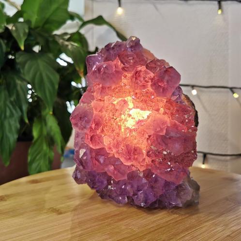 Amethist Edelsteen Lamp, Verzamelen, Mineralen en Fossielen, Mineraal, Ophalen of Verzenden