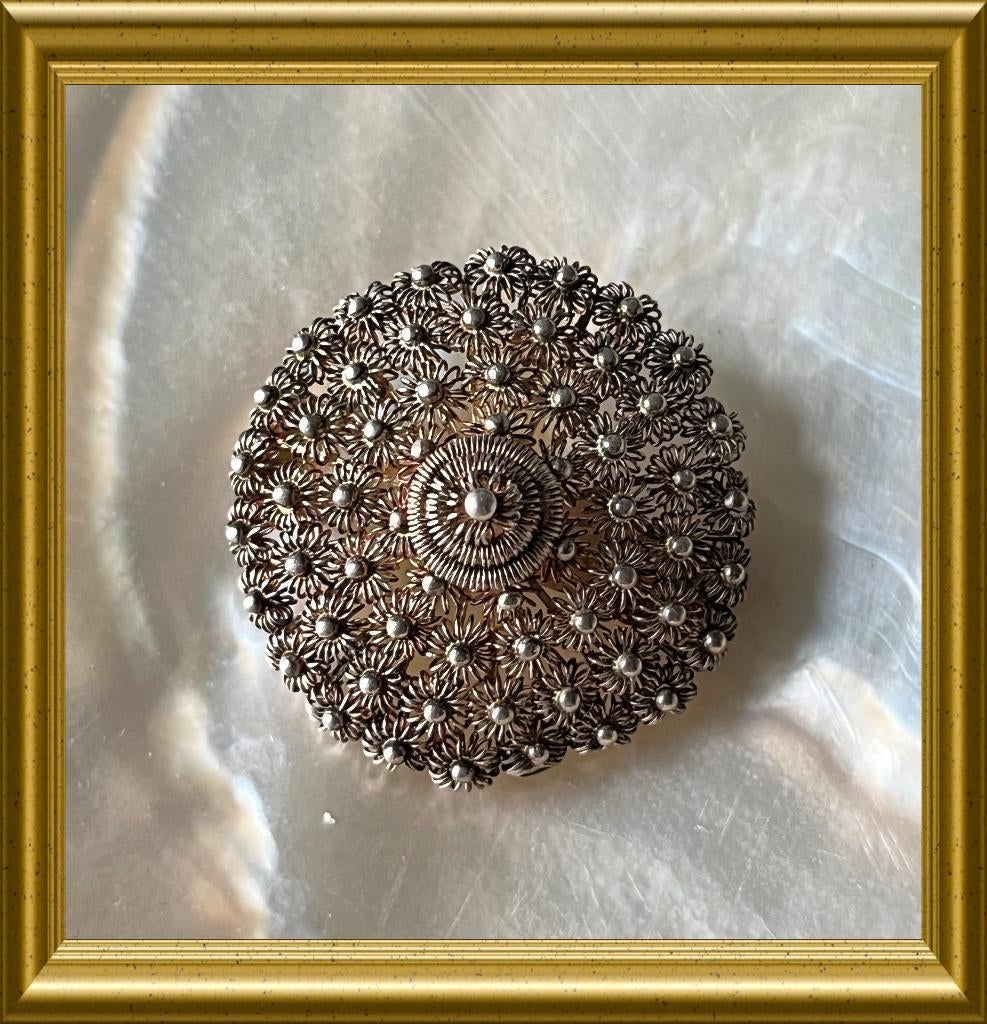 Mooie oude zilveren Zeeuwse knop broche, Sieraden, Tassen en Uiterlijk, Antieke sieraden, Ophalen of Verzenden, Zilver, Broche