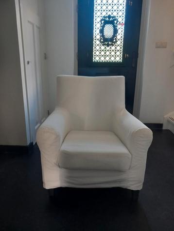 Mooie witte stoffen stoel - Zo goed als nieuw!