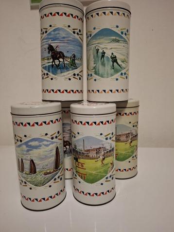 Vintage bewaarbussen Van Der Meulen beschikbaar voor biedingen