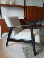 Stijlvolle fauteuil met stoffen bekleding, Huis en Inrichting, Hout, Minder dan 75 cm, Ophalen of Verzenden, Zo goed als nieuw