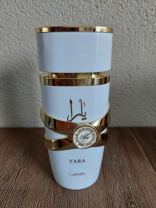 Lattafa Yara Moi Dames Parfum 100ml, Sieraden, Tassen en Uiterlijk, Uiterlijk | Parfum, Gebruikt, Verzenden