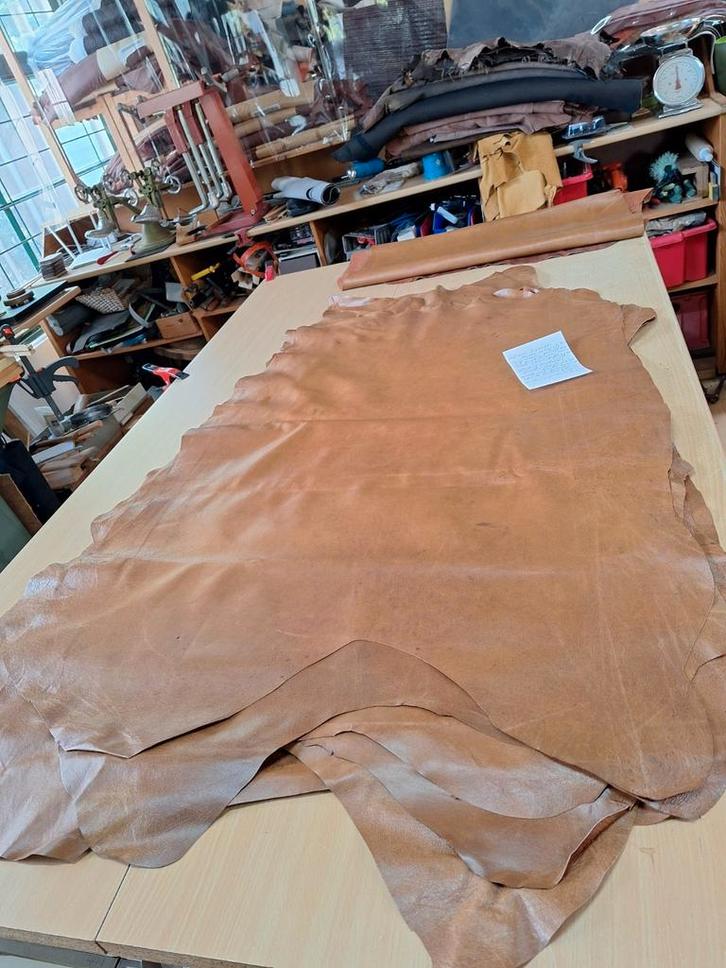 Hele mooie pigleder huiden, 25 euro per huid., Hobby en Vrije tijd, Stoffen en Lappen, Nieuw, Leer of Kunstleer, 30 tot 120 cm