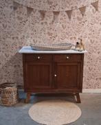 Vintage houtkleur commode met wit marmerenblad, Kinderen en Baby's, Kinderkamer | Commodes en Kasten, Josièfine, 50 tot 70 cm