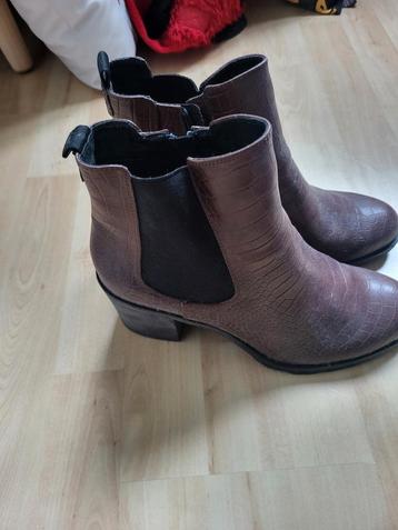 Bruine Enkel Laarsjes Maat 42 beschikbaar voor biedingen