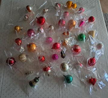Nostalgie oude gekleurde  kerstballen.Een nostalgische verza beschikbaar voor biedingen