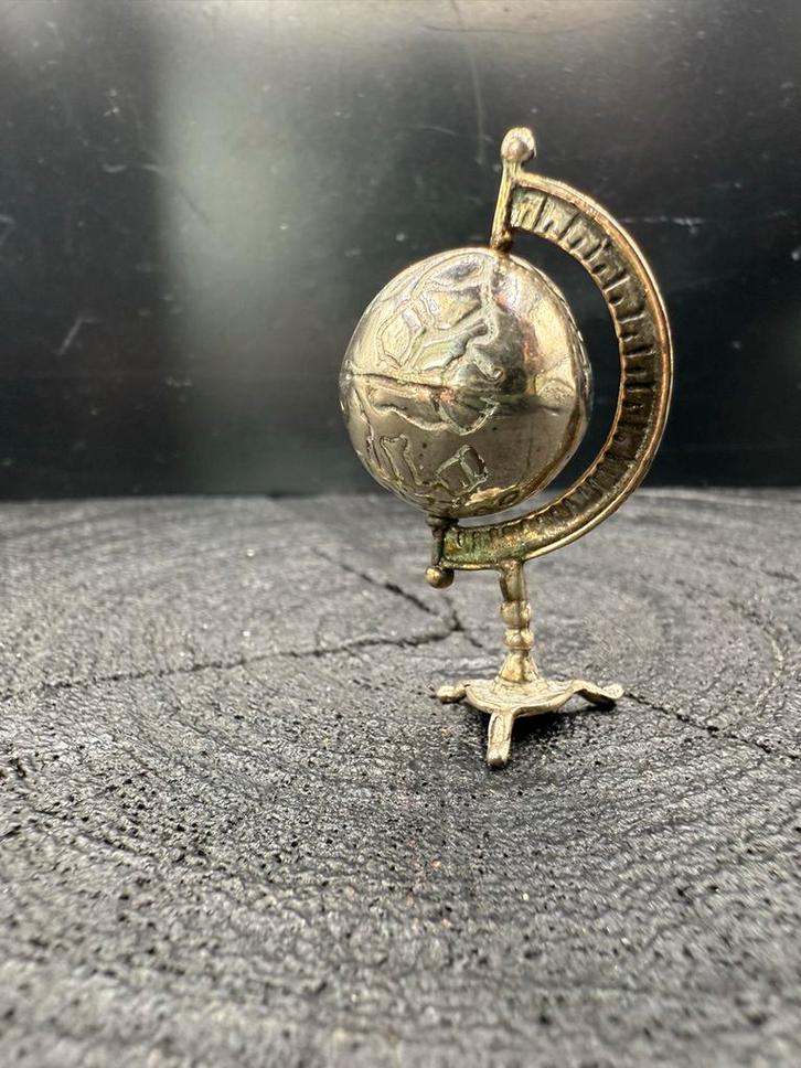 Zilveren Miniatuur Wereldbol, Antiek en Kunst, Antiek | Goud en Zilver, Ophalen of Verzenden