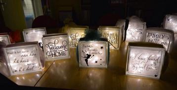 Kerstmis kerst kerstwens feestdagen glasblokken teksten
 beschikbaar voor biedingen