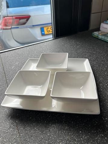 Servies Yong New Bone China beschikbaar voor biedingen