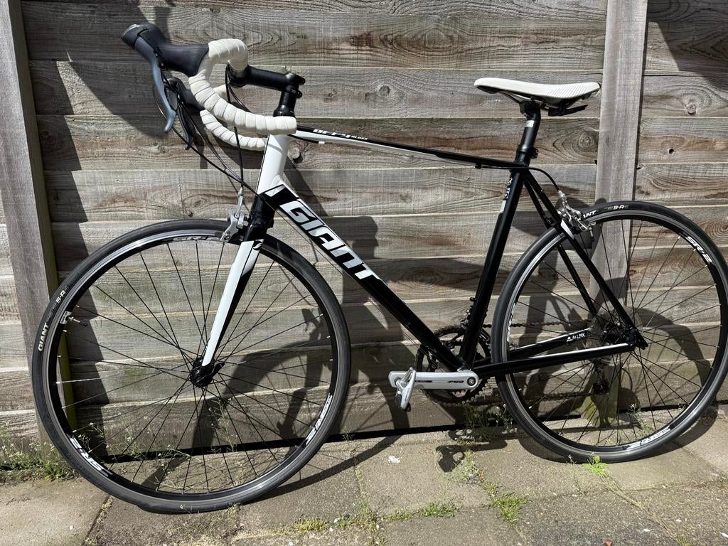 Giant Defy Aluxx racefiets - Zwart/Wit, 28 inch, Gebruikt, Heren, Aluminium