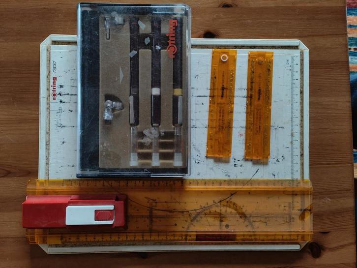 Vintage rOtring set tekentafel, linialen, 3 Isograph pennen, Hobby en Vrije tijd, Tekenen, Gebruikt, Potlood of Stift, Verzenden