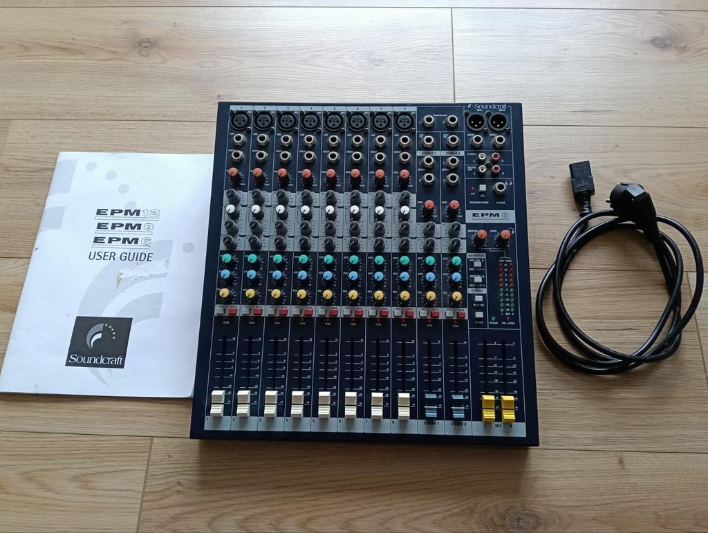 Soundcraft EPM12 Mengpaneel - 12 kanalen, Ophalen, Gebruikt, 10 tot 20 kanalen, Microfooningang