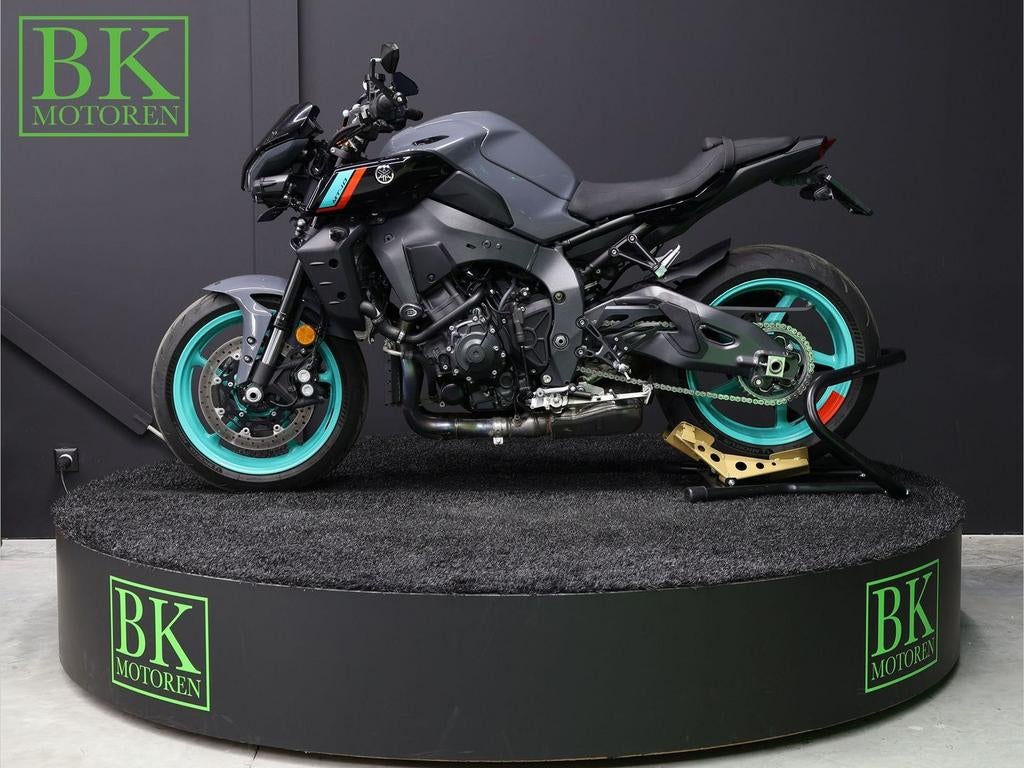 YAMAHA MT 10 ABS | Akrapovic, Motoren, Motoren | Yamaha, 4 cilinders, Motorrijbewijs A, Bedrijf, Onbekend