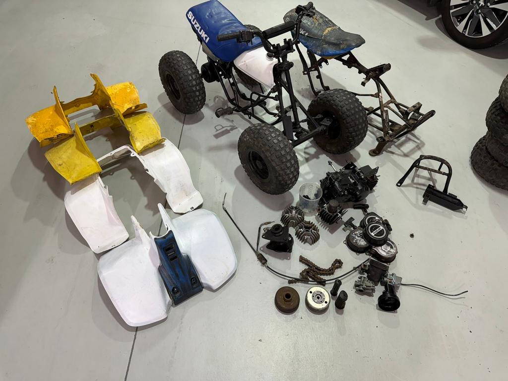 Suzuki LT50 onderdelen | 2x frame, cilinder, blok, etc etc