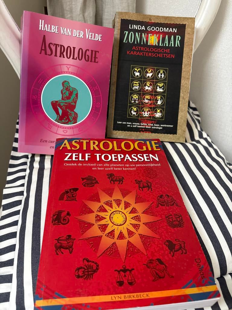 Astrologie Boeken Set: ZonneKlaar, Zelf Toepassen, Halbe, Ophalen of Verzenden, Gelezen, Astrologie, Achtergrond en Informatie